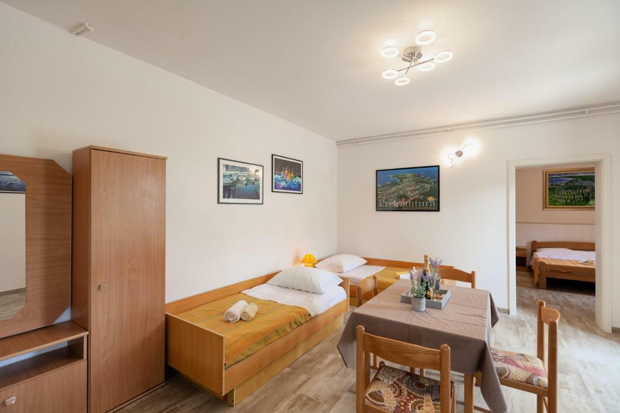 Apartment Ema เปรมันตูรา ภายนอก รูปภาพ
