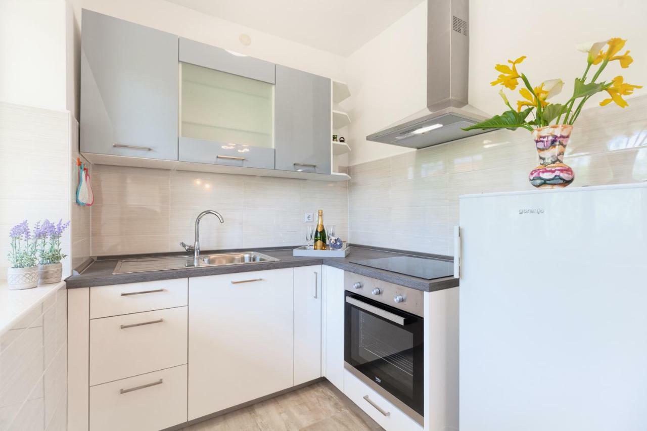 Apartment Ema เปรมันตูรา ภายนอก รูปภาพ