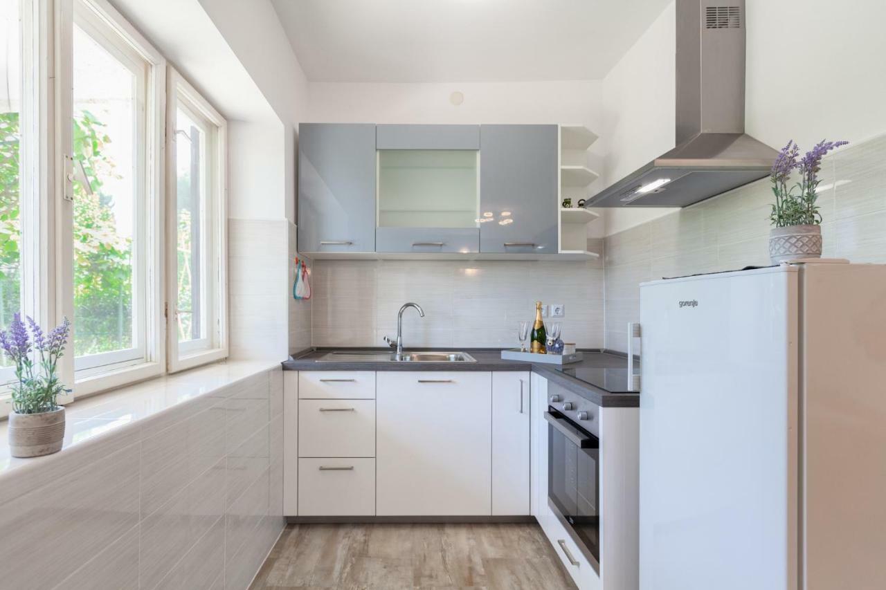 Apartment Ema เปรมันตูรา ภายนอก รูปภาพ